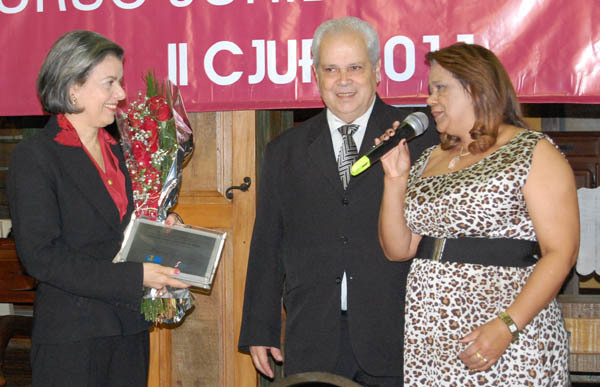 AMB e Amagis homenageiam ministra Cármen Lúcia