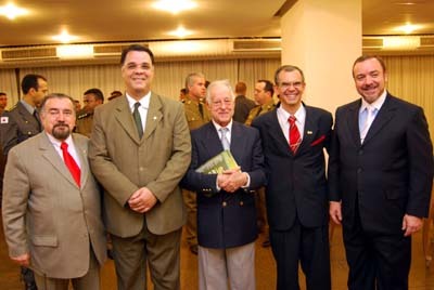 Juízes lançam livro sobre Direito Militar