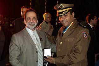 Juiz é homenageado pela Polícia Militar