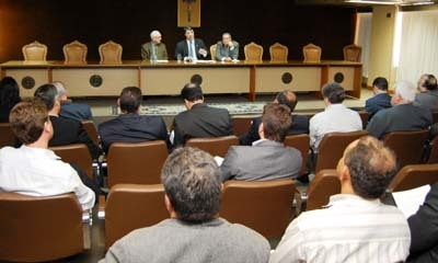 Conselho de Representantes intensifica diálogo