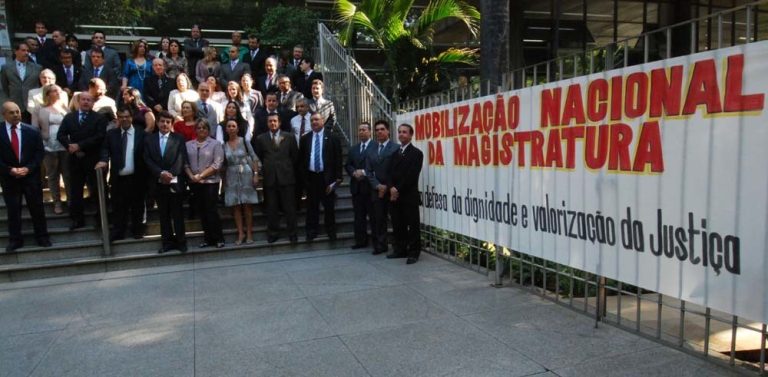 Magistrados mineiros fortalecem mobilização nacional