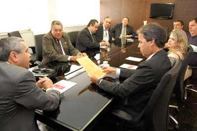 Diretoria reúne-se na sede da Amagis