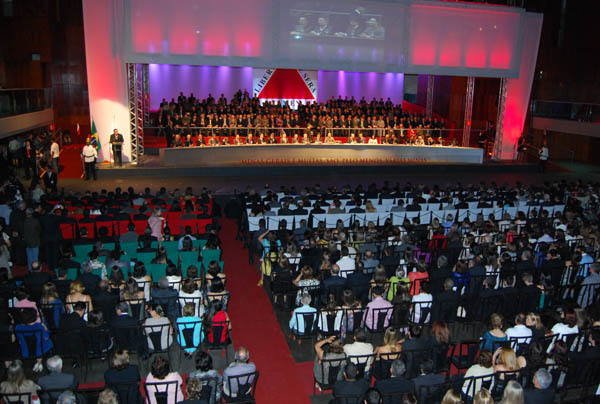 Assembleia Legislativa homenageia autoridades