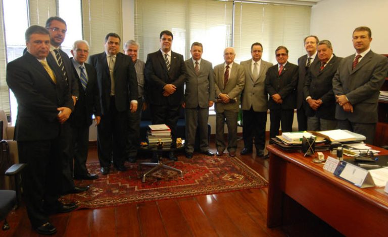Diretoria da Amagis reúne-se com presidente eleito do TJMG