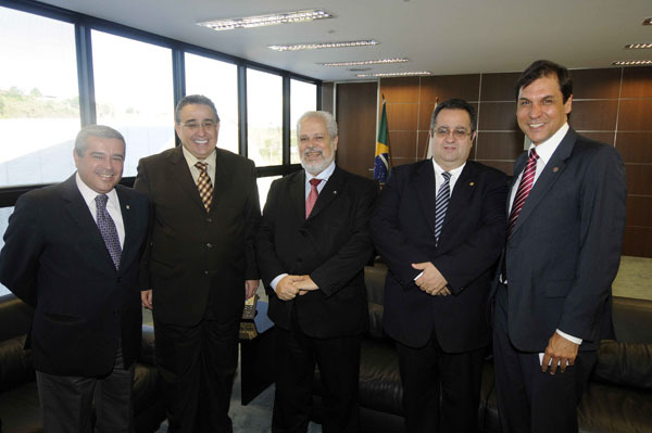 Presidente da AMB e da Amagis buscam parceria do Governo de Minas para Congresso da UIM