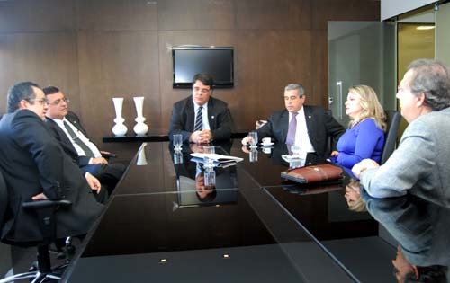 Diretoria discute interesses da magistratura em reunião