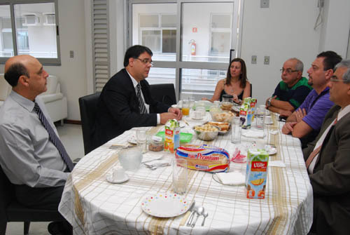 Juízes de Passos recebem presidente da Amagis