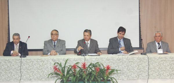 Diretoria discute condições de trabalho com juízes do Vale do Aço