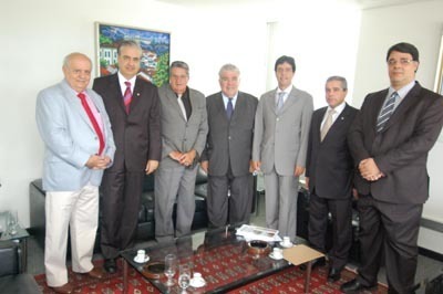 Amagis discute projetos com presidente da Assembleia