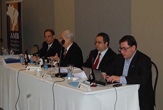 Amagis defende ATS e revisão da Loman em reunião da AMB