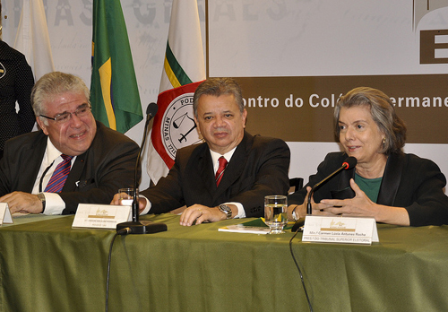 Confiança no Judiciário aumentou, avalia Cármen Lúcia