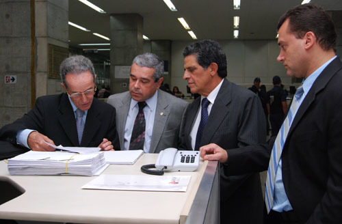 Amagis ingressa com ação coletiva no Fórum Lafayette