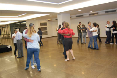 Amagis realiza mais uma noite de dança de salão