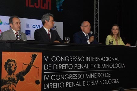 Palestra de Rudolph Giuliani encerra Congresso Internacional de Direito Penal