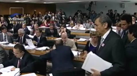 CCJ adia votação da PEC 31 após pressão de Associações