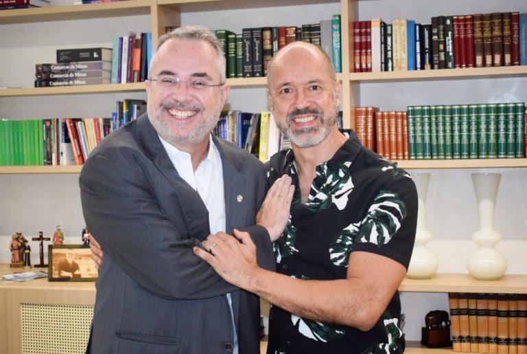 Cantor Wagner Cosse visita Amagis e convida associados e familiares para espetáculo musical nesta quinta-feira