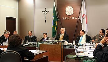 TRE homenageia desembargador Tiago Pinto