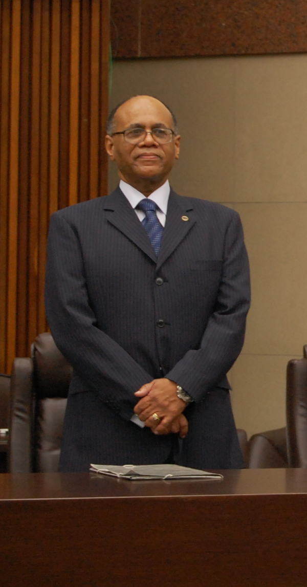 Magistrado recebe homenagem de Guanhães
