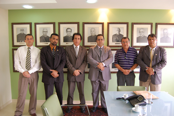 Representantes do Sindpol e Sindepo reúnem-se com presidente da Amagis
