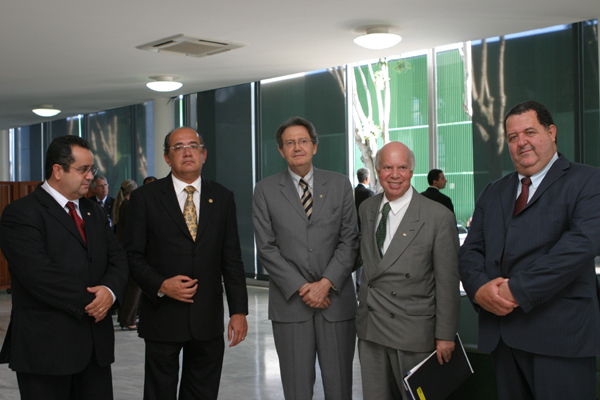 Diretoria reúne-se com presidente do STF