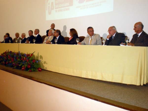 IAMG empossa nova diretoria, celebra 94 anos e presta homenagens