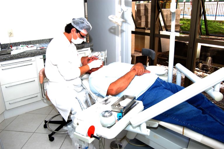 Amagis oferece atendimento odontológico