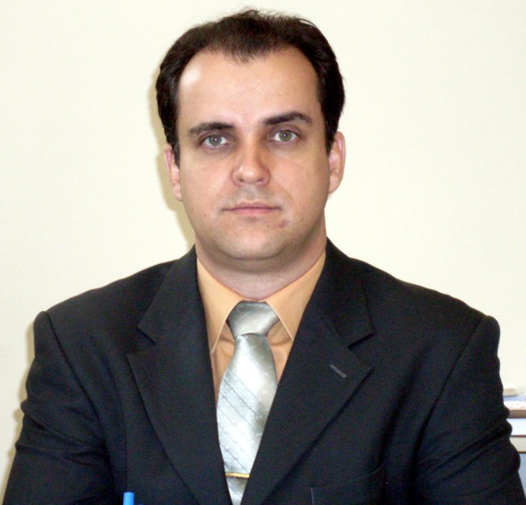 Juiz Emerson Corrêa é homenageado