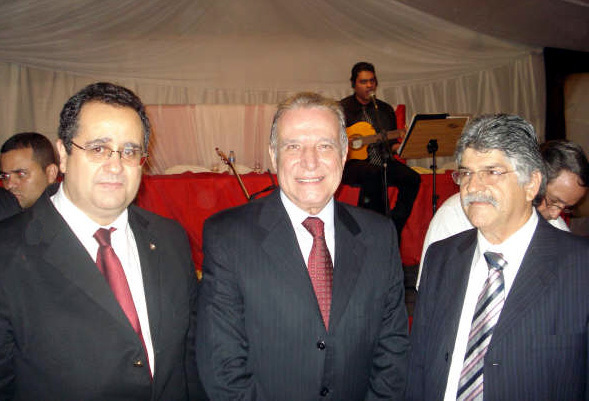 Açucena presta homenagem a desembargador Alvim Soares
